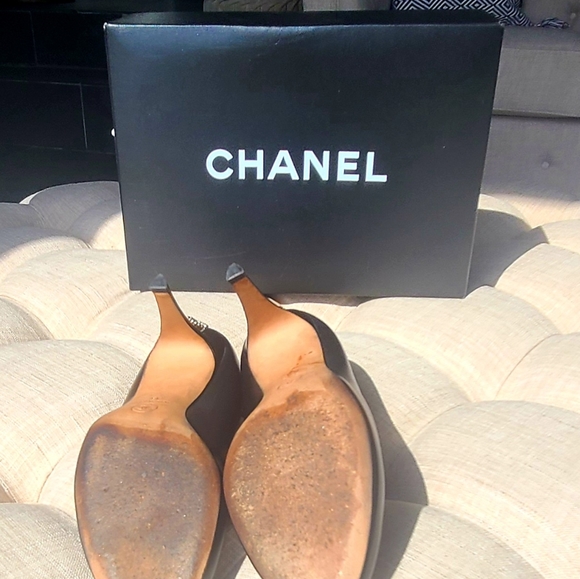 Chanel CC Heels - Picture 6 of 10